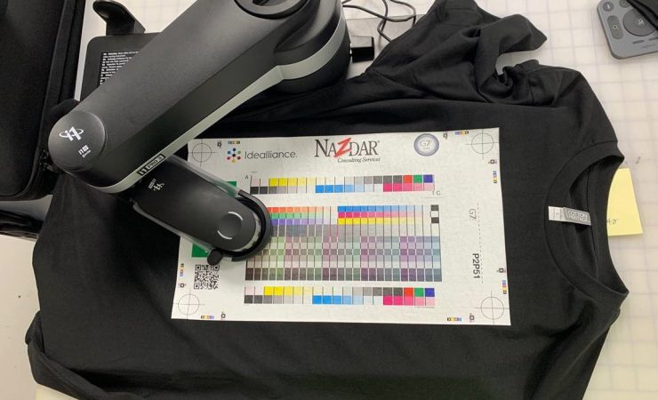 Nazdar qualifies DTG printed shirt for G7 colour control