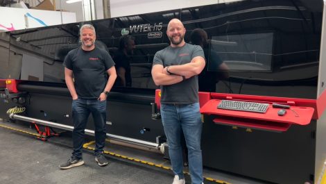 KGK Genix installs EFI Vutek h5