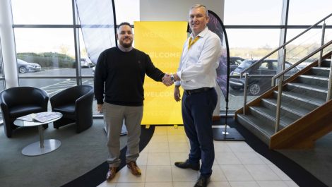 UK Feather Flags commits to Innotech flag hardware