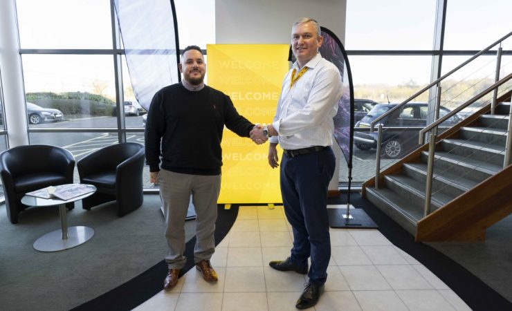 UK Feather Flags commits to Innotech flag hardware